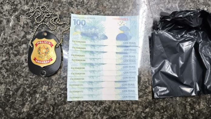 Homem é preso após receber R$ 1 mil em cédulas falsas pelos Correios, em Caçapava