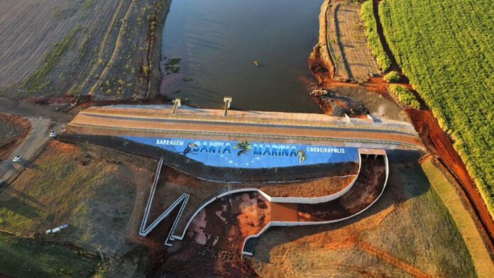 Dupla furta tubulações avaliadas em R$ 60 mil e é perseguida na Anhanguera Dupla furta tubulações avaliadas em R$ 60 mil e é perseguida na Anhanguera