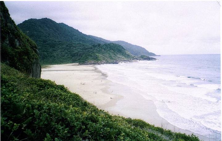 Homem não identificado é encontrado morto após se afogar em praia do litoral de SP