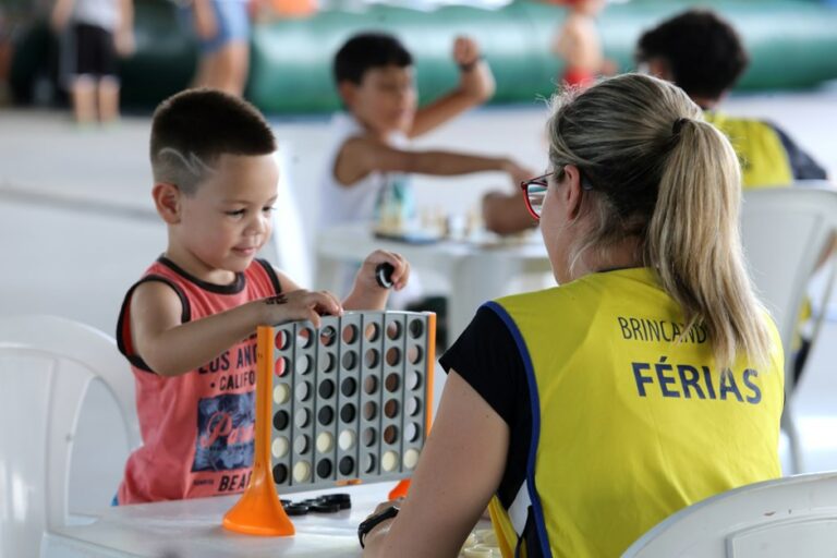 Programa 'Brincando nas Férias' tem programação em 23 locais de São José nesta semana; veja a lista