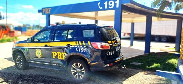 Menina de 11 anos é esquecida em lanchonete na Dutra em Jacareí; PRF resgatou a criança