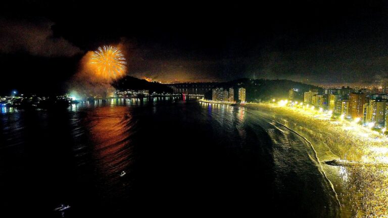 São Vicente dá boas-vindas a 2025 com música ao vivo, fogos e segurança