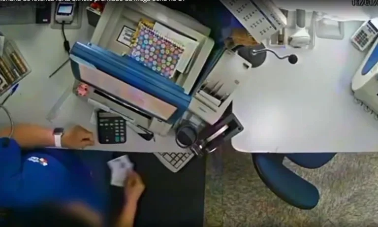 Funcionária é gravada furtando bilhete premiado da Mega-Sena no DF;VÍDEO