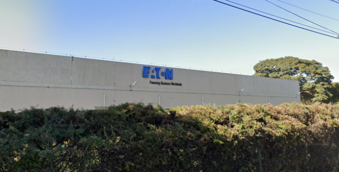 Após a greve de sexta-feira (24), que ocorreu devido à falta do pagamento da segunda parcela da Participação nos Lucros e Resultados (PLR) e a implementação do vale-alimentação, a Eaton entrou em contato com o Sindicato dos Metalúrgicos de São José dos Campos e Região e abriu uma negociação sobre o episódio. Após a greve de sexta-feira (24), que ocorreu devido à falta do pagamento da segunda parcela da Participação nos Lucros e Resultados (PLR) e a implementação do vale-alimentação, a Eaton entrou em contato com o Sindicato dos Metalúrgicos de São José dos Campos e Região e abriu uma negociação sobre o episódio.