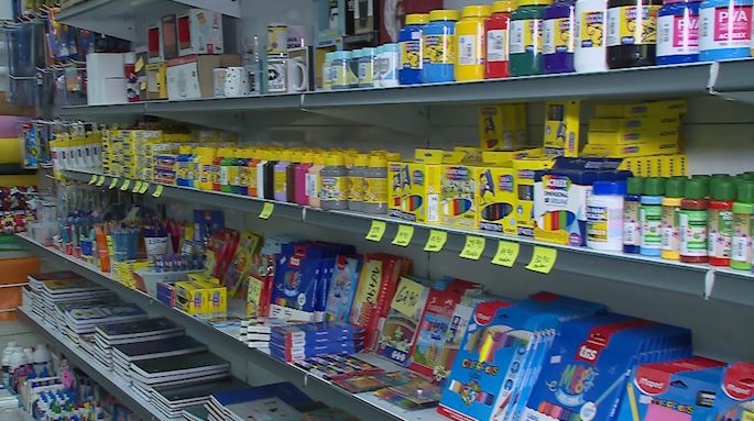 Chegou a hora de comprar o material escolar da criançada; anote as dicas para economizar