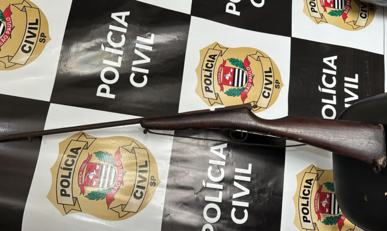 Homem é preso por ameaçar família dentro de casa com tiros de arma de fogo