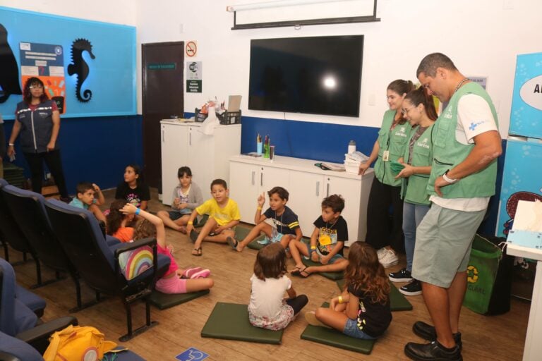 Curso de férias no Aquário de Santos alia aprendizado sobre endemias e diversão para criançada
