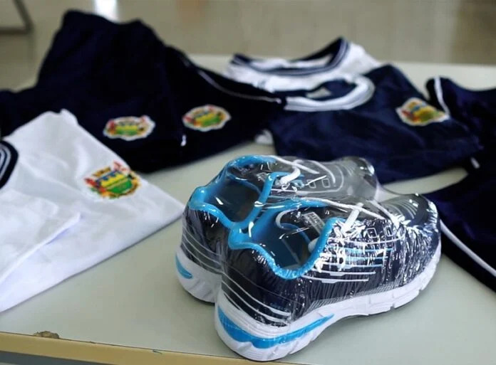 Prefeitura de Taubaté adia licitação para a compra de uniformes escolares