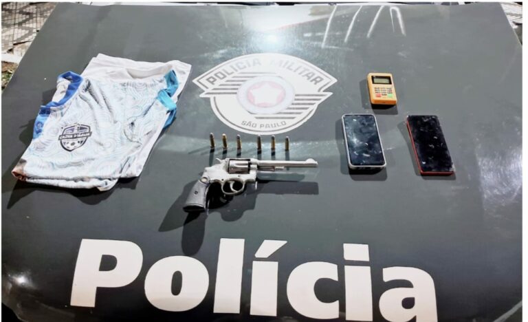 Dupla é presa em Pinda após roubar posto de gasolina em São José dos Campos