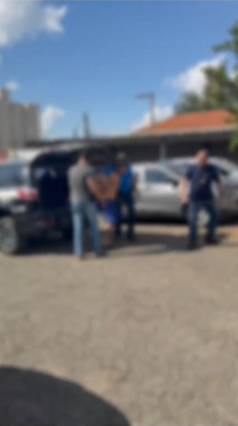 Ladrão que ameaçou degolar caixa de supermercado é preso