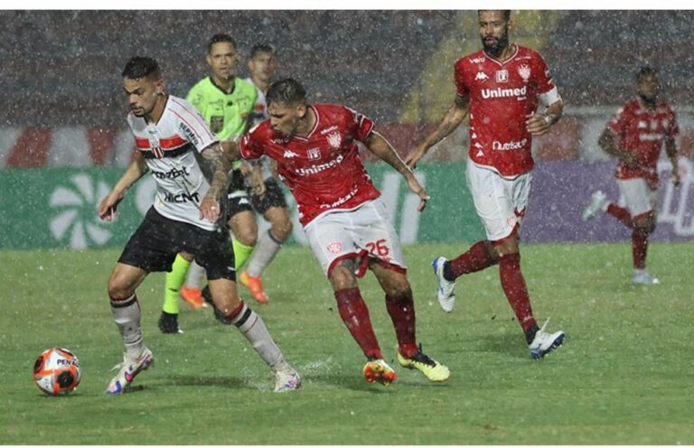 Chuva forte em Bauru interrompe partida do Botafogo contra o Noroeste e jogo é adiado