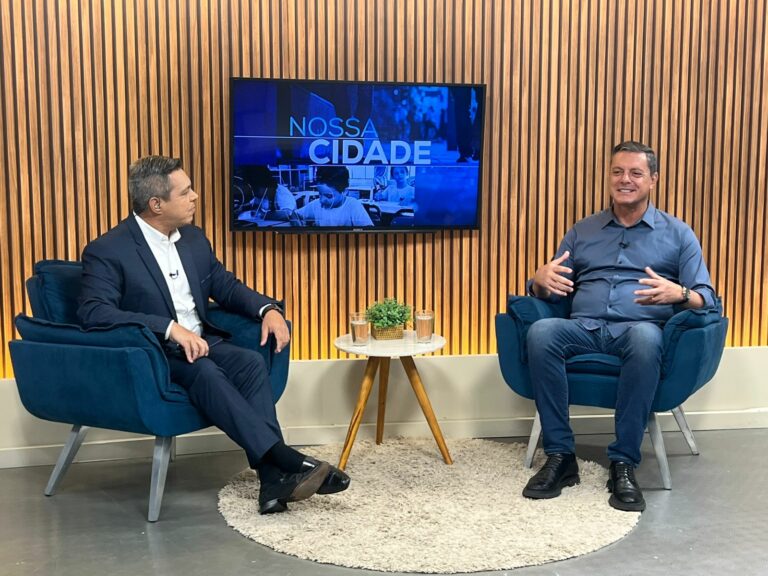 Em comemoração ao aniversário de Santos, prefeito Rogério Santos participa do ‘Nossa Cidade’, programa da TV Thathi Band Litoral