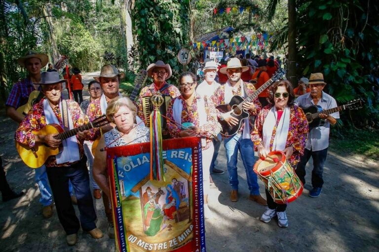 O Museu do Folclore de São José dos Campos promove evento de valorização as Folias de Reis. A Chegada das Bandeiras conta com a participação de 15 grupos formados pelas cidades de São José, Caçapava, Taubaté, Jacareí e Paraibuna.