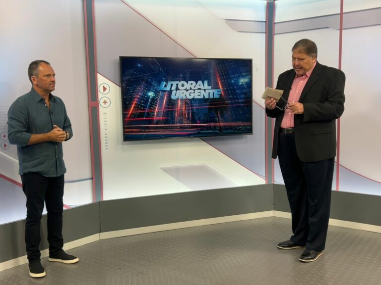 Na tela da TV Thathi Band Litoral: Paulinho Wiazovski, prefeito eleito de Mongaguá, comenta espera de decisão judicial para assumir cargo