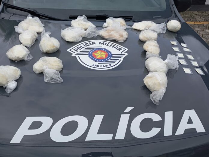 Jovem de 22 anos é preso com 1,8 kg de cocaína em Guaratinguetá Jovem de 22 anos é preso com 1,8 kg de cocaína em Guaratinguetá