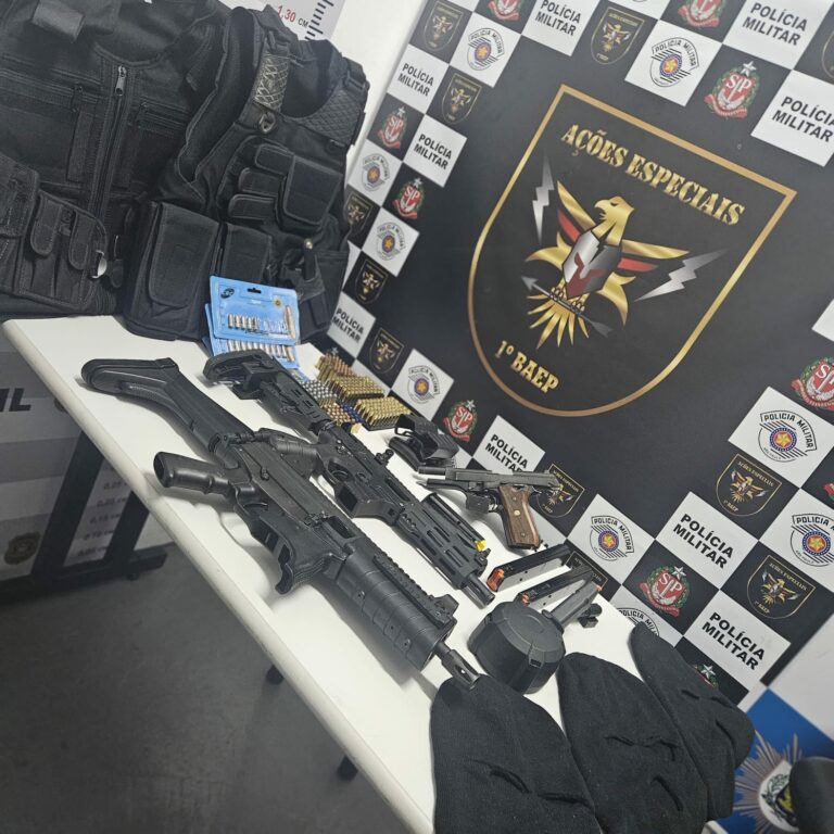 Polícia descobre arsenal em carro após perseguição em Campinas