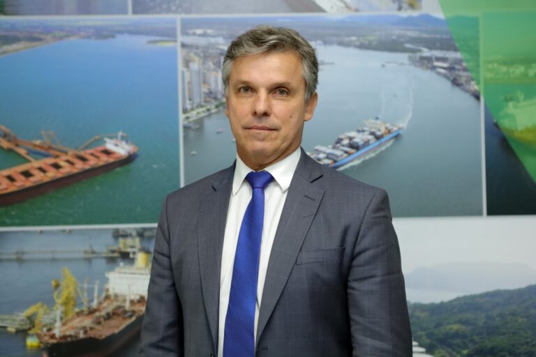 Associação Comercial de Santos homenageia Eduardo Nery, Diretor-Geral da Antaq, em evento especial