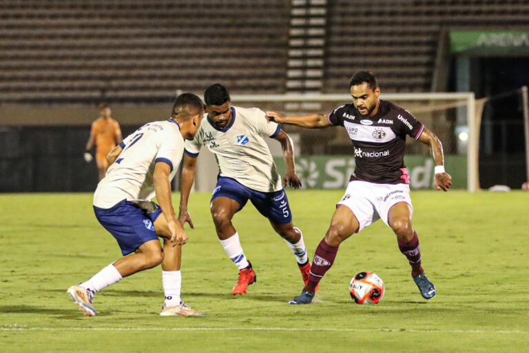 Taubaté perde para Ferroviária e sai da zona de classificação da A2 do Paulista