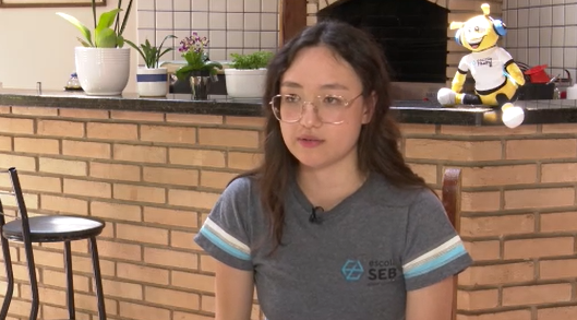 Conheça a aluna da escola Thathi que foi a única do estado de São Paulo a tirar mil na redação do Enem