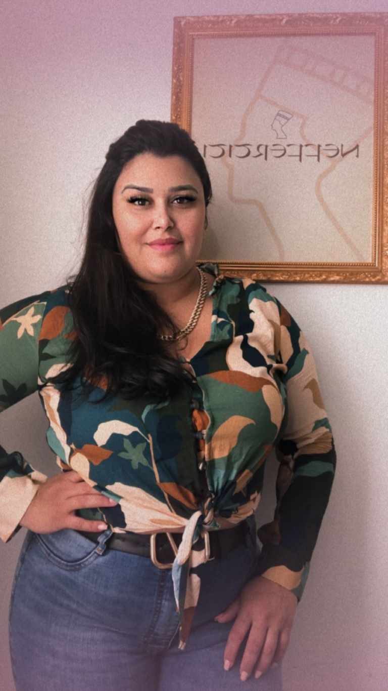 Empresária do ramo de semijoias cria curso gratuito de vendas para revendedoras