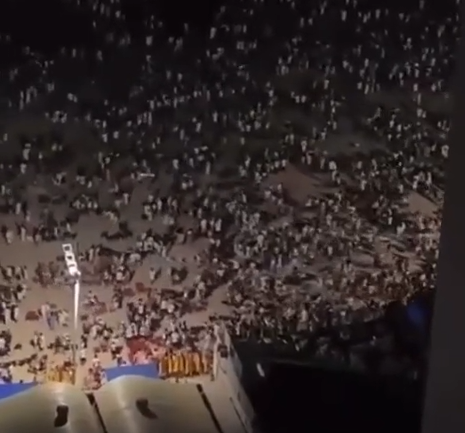 Vídeos mostram momentos de arrastões na cidade de Guarujá durante a virada do ano de 2025