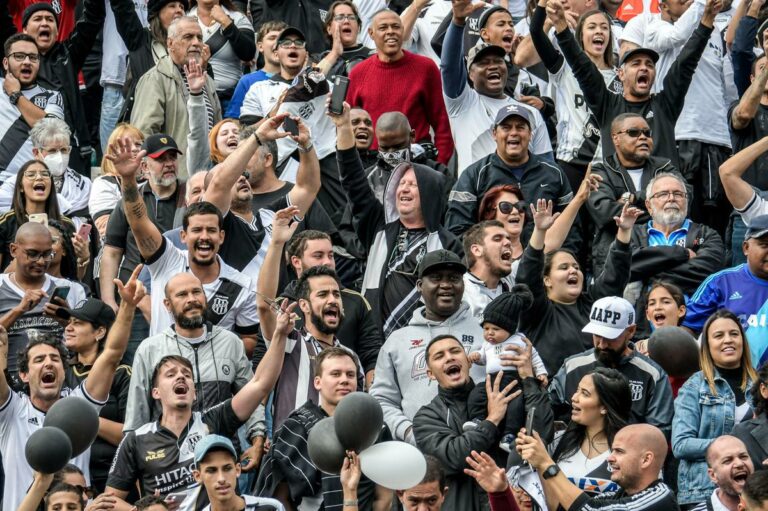 Ponte Preta e Corinthians duelam no Moisés Lucarelli pelo Paulistão com torcida única