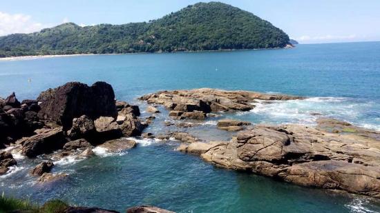 Bombeiros fazem buscas por turista que desapareceu no mar em São Sebastião