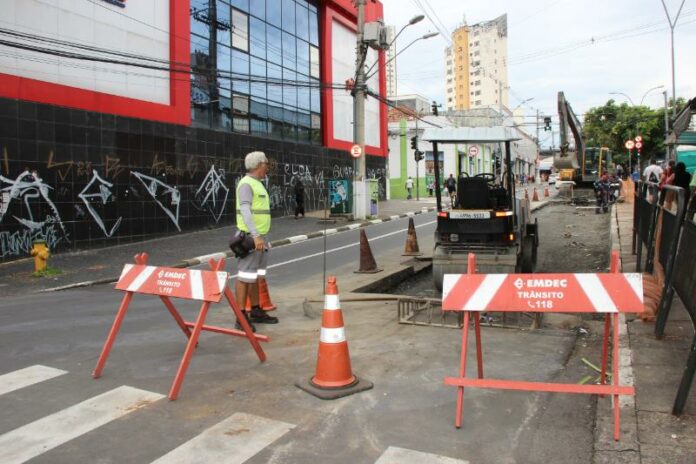 Avenida Prestes Maia terá bloqueio para obras nas paradas de ônibus