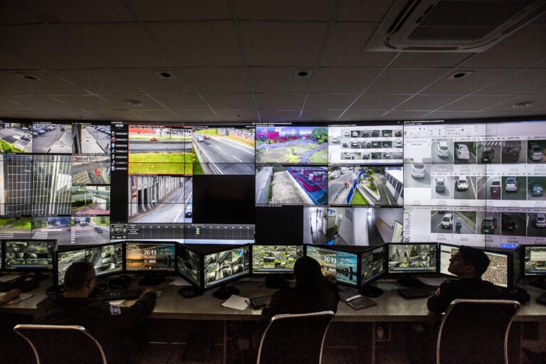 Dupla rouba carro e é detida horas depois do crime em Praia Grande com apoio de câmeras de monitoramento