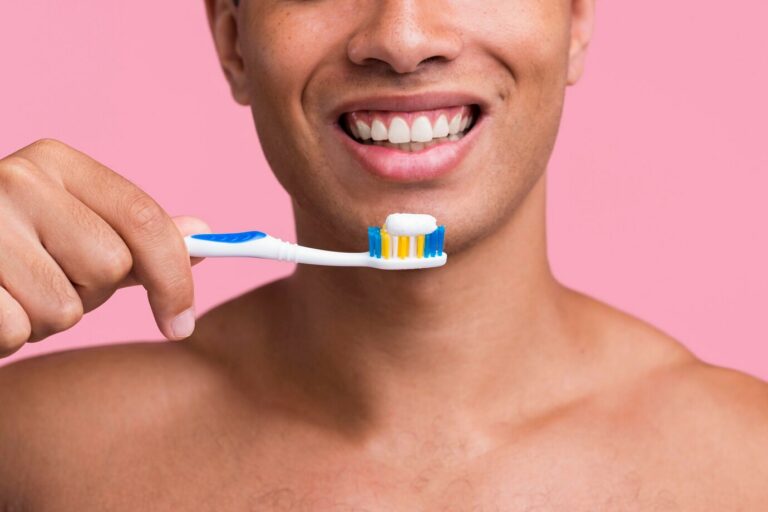 USP de Ribeirão Preto precisa de voluntários para testar nova pasta de dente
