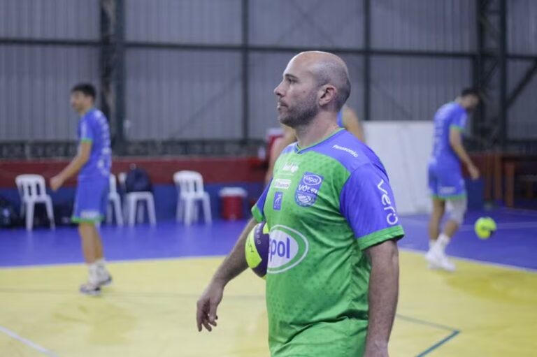 Sem vencer há 7 jogos, Vôlei São José anuncia saída do técnico Reinaldo Bacilieri
