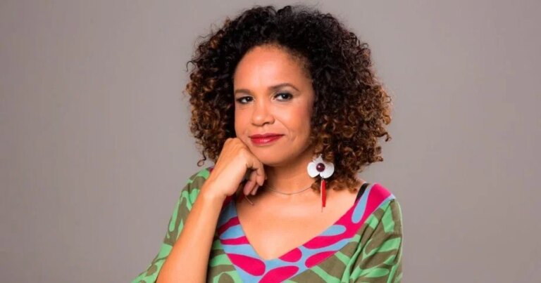 15 sucessos na voz de Teresa Cristina, no dia do seu aniversário