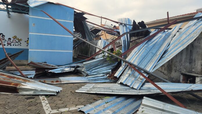 Escolas ficam destruídas e são interditadas após forte tempestade em Cachoeira Paulista