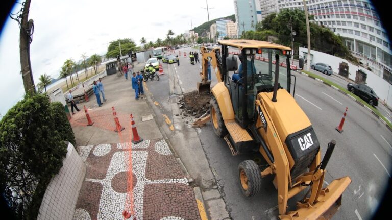 Obras de drenagem do Morro do José Menino interditam avenida da praia de Santos todos os dias a partir de terça-feira