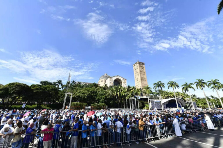 Terço dos Homens começa nesta sexta (14) e pretende receber mais de 80 mil fiéis no Santuário de Aparecida ao longo do fim de semana