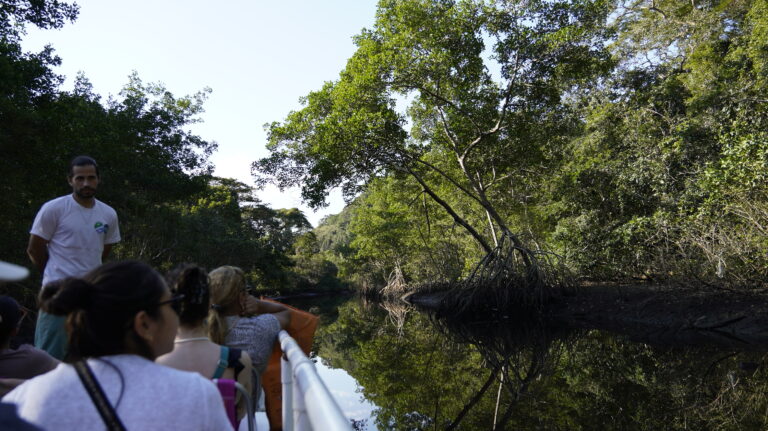 Guarujá realiza ação de limpeza no Rio do Peixe nesta terça-feira