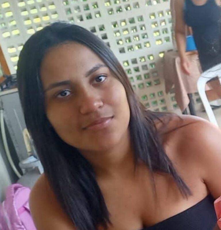 Grávida de 3 meses morre depois de capotar carro; motorista que teria causado acidente fugiu