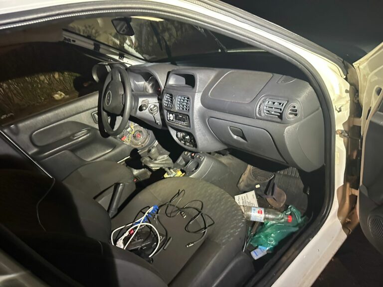 Dois são presos pela PM após roubo de veículo na Vila Albertina