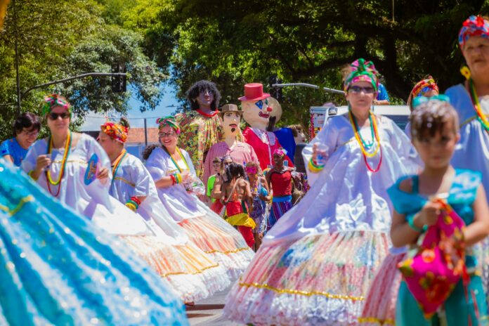 Carnaval na Via Oeste, em São José, terá matinê pela primeira vez
