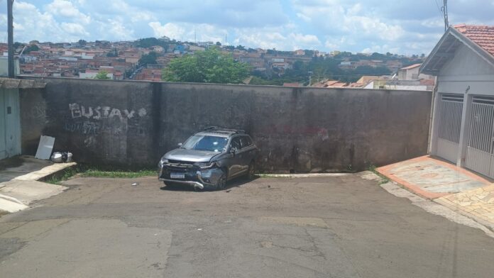 Homem tenta atropelar policiais durante fuga, mas acaba preso
