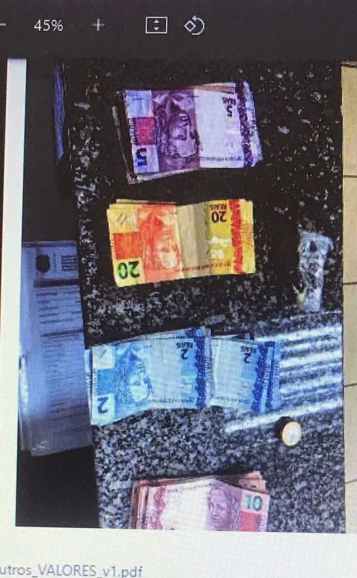 Homem é preso após ser flagrado furtando mais de R$ 800 de caixa de restaurante japonês em Taubaté