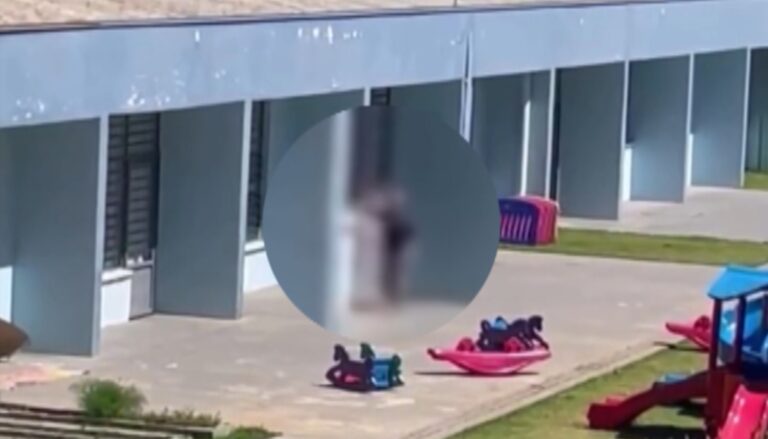 Funcionárias demitidas após criança de dois anos ficar presa para fora da escola