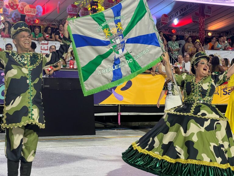 CARNAVAL 2025: Real Mocidade Santista fecha a primeira noite de desfile das escolas de samba com uma bela homenagem ao ‘Rei do Baião’