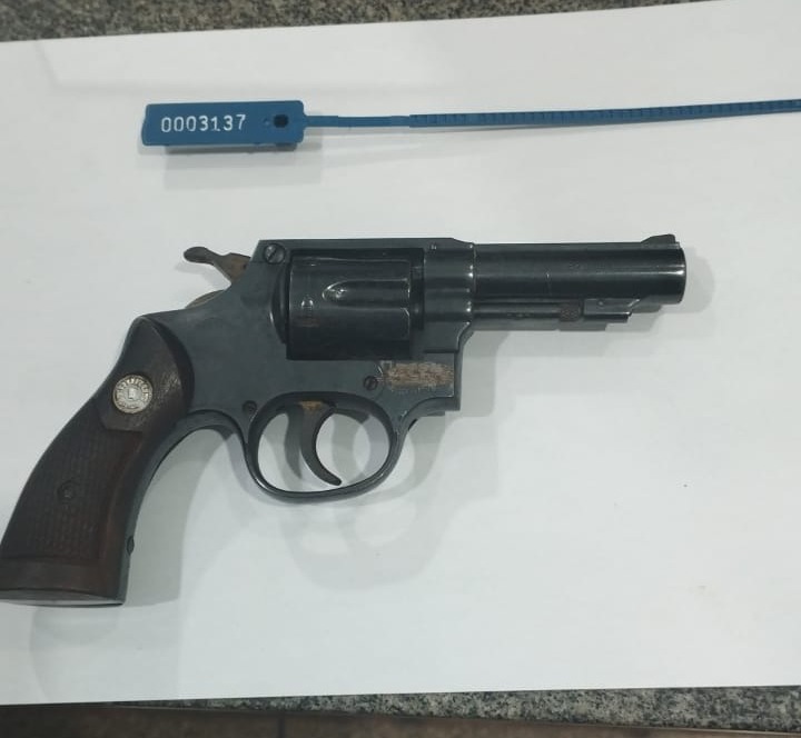 Homem de 29 anos morre no Heitor Rigon durante troca de tiros contra o BAEP; jovem grávida de 8 meses foi detida