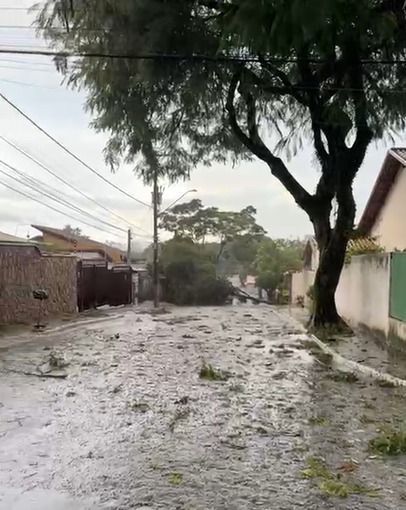 Temporal causa estragos em São José dos Campos