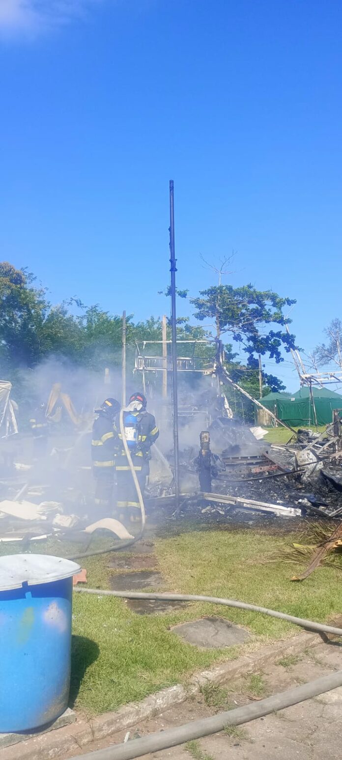 Incêndio atinge dois trailers em camping de Ubatuba