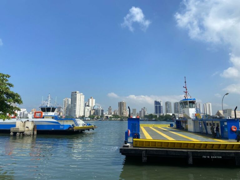 Travessia de balsas da Baixada Santista ganham reforço de embarcações em véspera de Carnaval