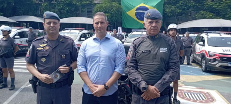Baixada Santista recebe novas viaturas da Polícia Militar com presença do secretário de segurança Guilherme Derrite