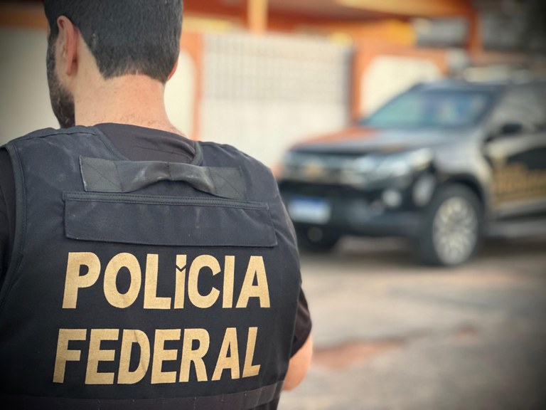 PF cumpre mandado de busca e apreensão em Guarujá após identificar rede de abuso sexual infantil