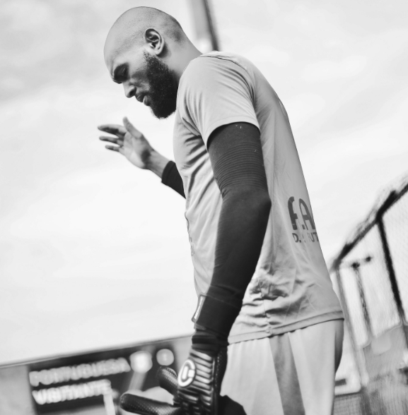 Polícia identifica envolvido em caso de racismo contra goleiro da Portuguesa Santista